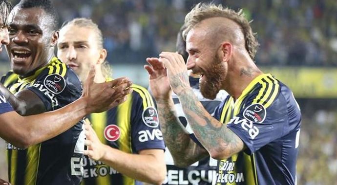 Fenerbahçe'de dev derbi için 2 isim netleşti Fenerbahçe'de dev derbi için 2 isim netleşti