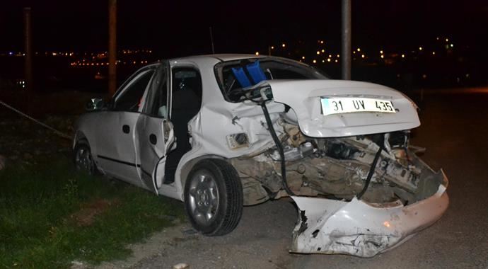 Kahramanmaraş'ta 2 otomobil çarpıştı: 6 yaralı Kahramanmaraş'ta 2 otomobil çarpıştı: 6 yaralı