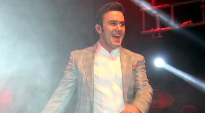 Mustafa Ceceli Bursa'da coştu, coşturdu Mustafa Ceceli Bursa'da coştu, coşturdu