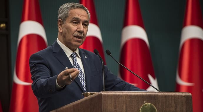Bülent Arınç: Çok ama boş konuşuyor