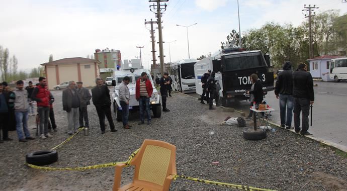 Dolmuşçuların kavgası kanlı bitti, 1 ölü 8 de yaralı var Dolmuşçuların kavgası kanlı bitti, 1 ölü 8 de yaralı var