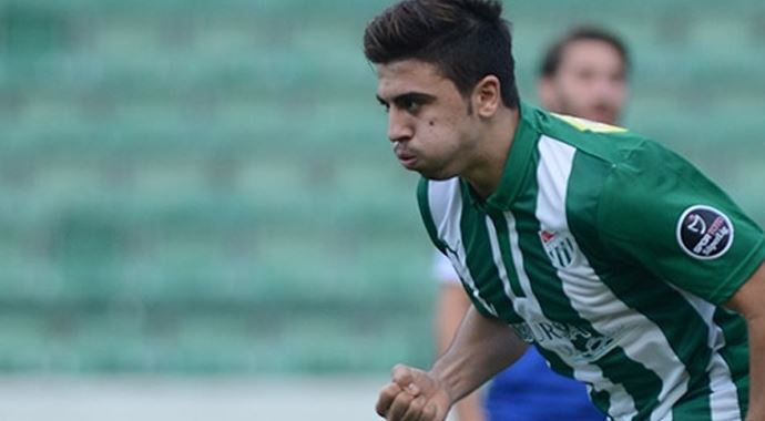 Ozan Tufan'ın Emre Belözoğlu şaşkınlığı Ozan Tufan'ın Emre Belözoğlu şaşkınlığı