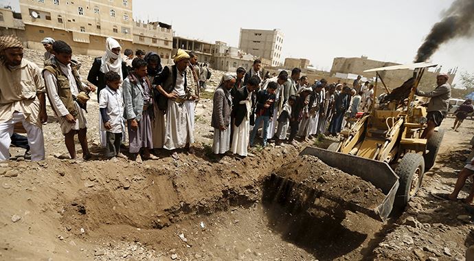 Yemen'de bombalı saldırı: 40 ölü Yemen'de bombalı saldırı: 40 ölü