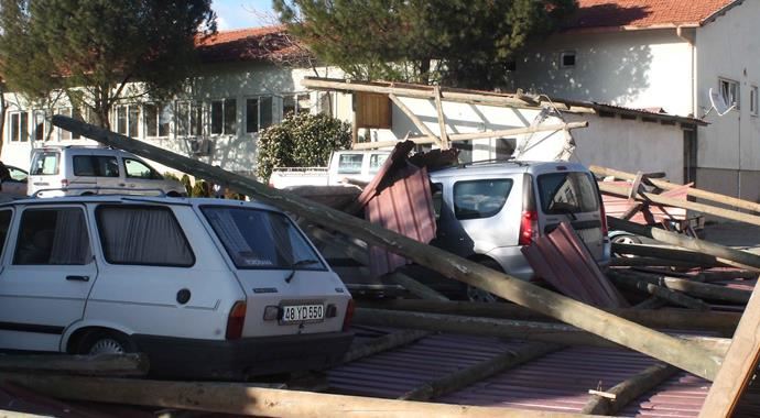 Hortum Muğla'yı 30 saniyede yıktı geçti Hortum Muğla'yı 30 saniyede yıktı geçti