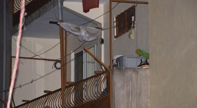 İntihar etmek isteyen eşini vurdu İntihar etmek isteyen eşini vurdu