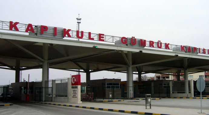 Sınır kapısında 'post ve kürk' ele geçirildi Sınır kapısında 'post ve kürk' ele geçirildi