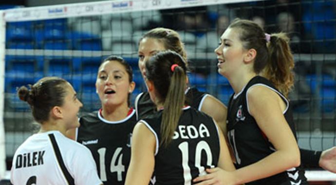 Beşiktaş&#039;ta 7 oyuncu kulübe ihtarname çekti