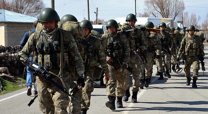 Ağrı'da güvenlik güçlerine saldırı: 4 yaralı