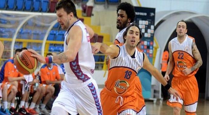Trabzonspor&#039;dan evinde kritik galibiyet