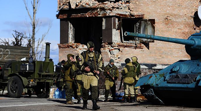 Ukrayna'da bir gecede 20'den fazla ateşkes ihlali yapıldı Ukrayna'da bir gecede 20'den fazla ateşkes ihlali yapıldı
