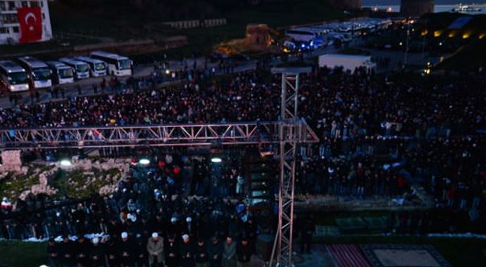 Dünya gençliği Çanakkale'ye yolunda