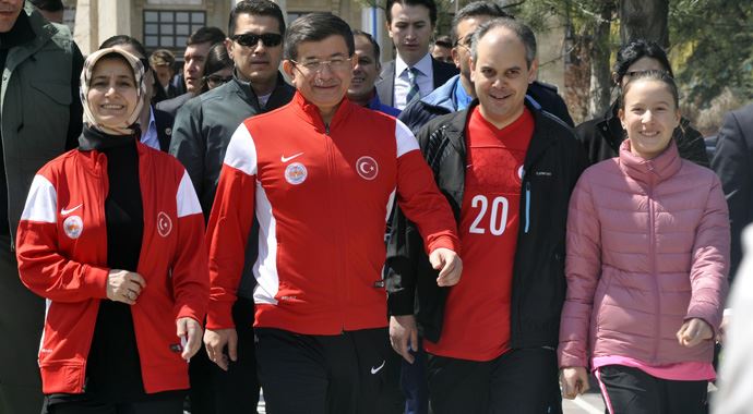 Başbakan Davutoğlu'nu hiç böyle görmediniz! Başbakan Davutoğlu'nu hiç böyle görmediniz!