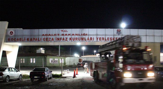 Kocaeli Başsavcısı'ndan yangına yönelik açıklama Kocaeli Başsavcısı'ndan yangına yönelik açıklama
