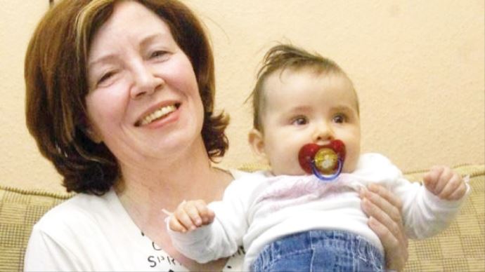 Dünyada bir ilk! 65 yaşında ve dördüz bekliyor