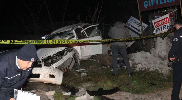 Ankara&#039;da trafik kazaları, 2 ölü 2 de yaralı var