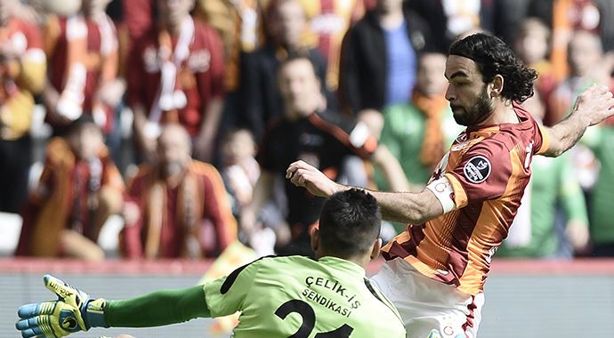 Galatasaray'ın istikrar abidesi Selçuk İnan Galatasaray'ın istikrar abidesi Selçuk İnan