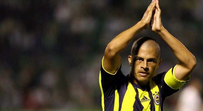 Alex İstanbul&#039;a geliyor