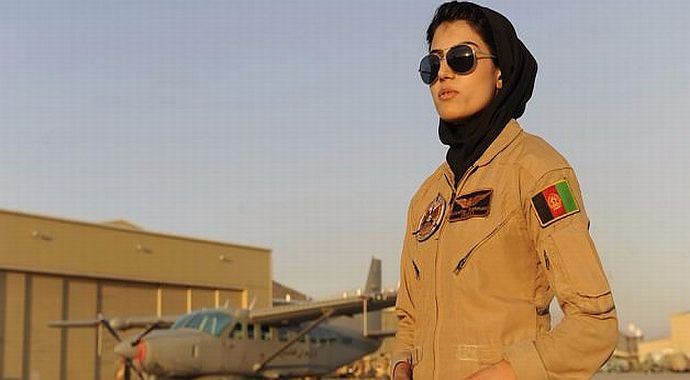 Afgan pilot Niloofar Rahmani dünyanın en güzel pilotu seçildi Afgan pilot Niloofar Rahmani dünyanın en güzel pilotu seçildi