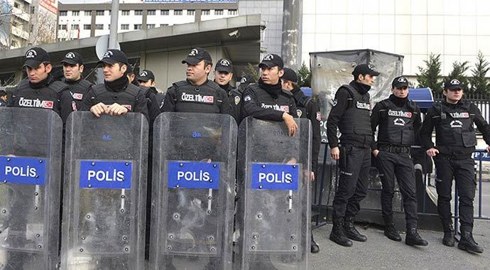 Paralel yapı operasyonunda 22 polis gözaltında Paralel yapı operasyonunda 22 polis gözaltında
