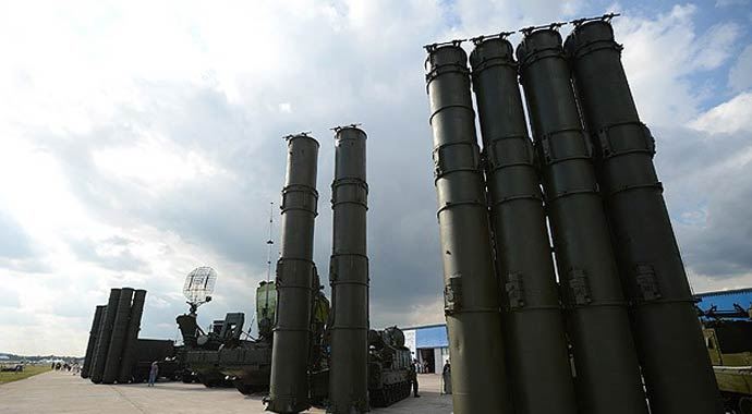 Putin: İran'a S-300'lerin teslimatında engel kalmadı Putin: İran'a S-300'lerin teslimatında engel kalmadı