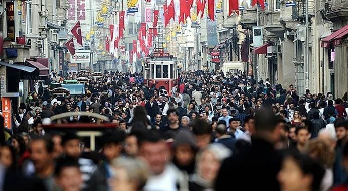 Türklerin yüzde 79&#039;u kendini dindar olarak tanımlıyor