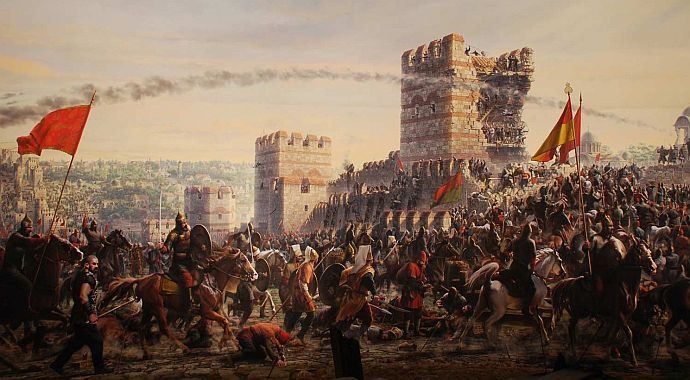 5 bin yıllık kalede Sultan Fatih'in gülleleri bulundu 5 bin yıllık kalede Sultan Fatih'in gülleleri bulundu