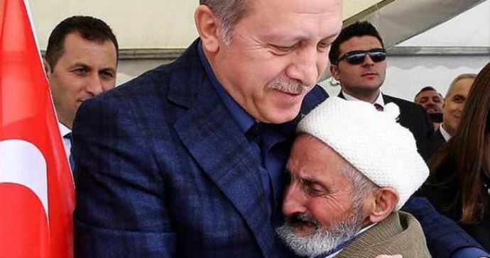Cumhurbaşkanı Erdoğan'a sarılan Kemalettin dede muradına erdi Cumhurbaşkanı Erdoğan'a sarılan Kemalettin dede muradına erdi