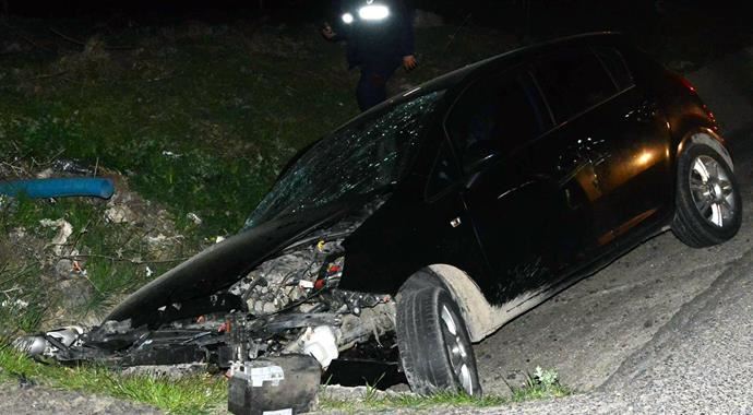 Otomobil su kanalına düştü, 1 ölü Otomobil su kanalına düştü, 1 ölü