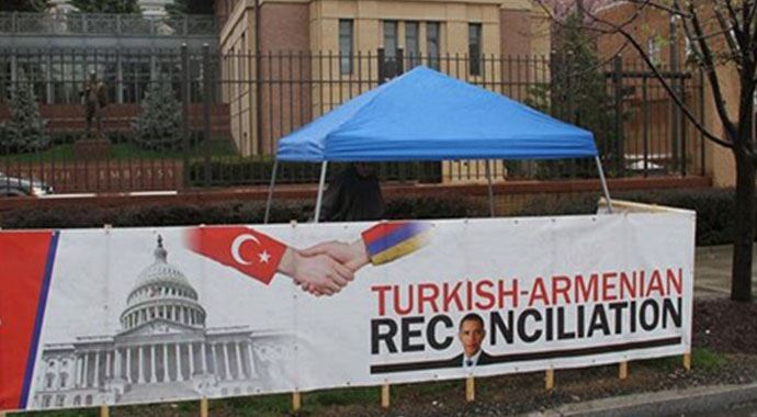 Washington Büyükelçiliği önünde 'Ermeni' nöbeti Washington Büyükelçiliği önünde 'Ermeni' nöbeti