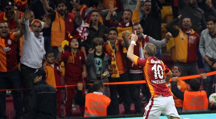Sneijder iddialı konuştu! &#039;İki kupa da bizim olacak&#039;