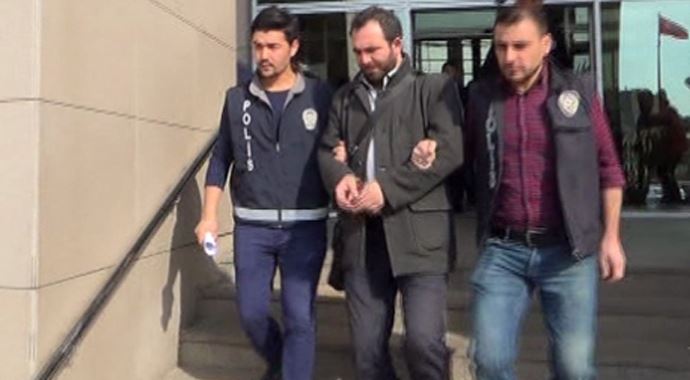 Adalet Sarayı&#039;na sahte avukat kimliğiyle girmeye çalıştı!