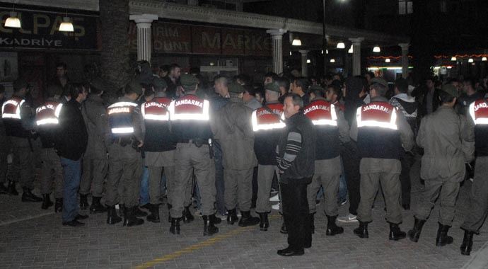Antalya'da HDP tabelası gerginliği!