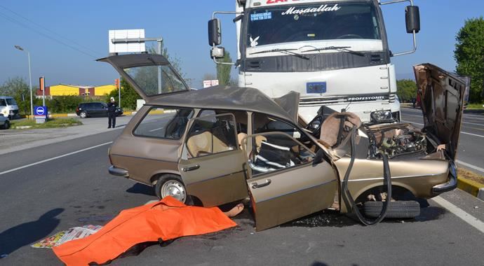 Aydın'da katliam gibi kaza, 3 ölü var Aydın'da katliam gibi kaza, 3 ölü var