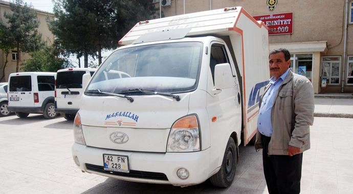 Gaziantep'te çaldığı aracı Şanlıurfa'da sahibine satarken yakalandı Gaziantep'te çaldığı aracı Şanlıurfa'da sahibine satarken yakalandı