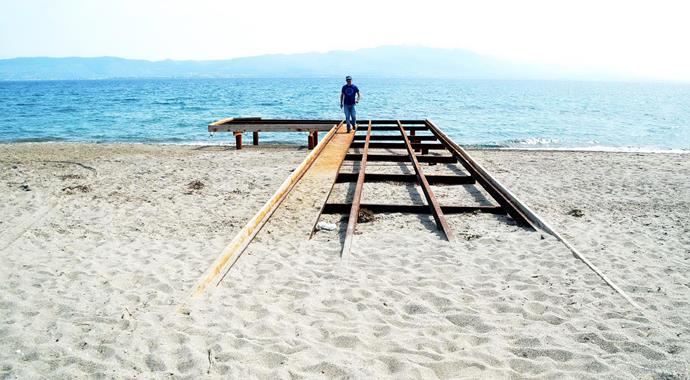 Bodrum'da deniz suyu 10 metre çekildi! Bodrum'da deniz suyu 10 metre çekildi!
