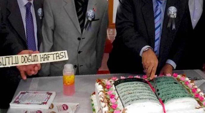 Kur&#039;an-ı Kerim tasarımlı pastaya inceleme