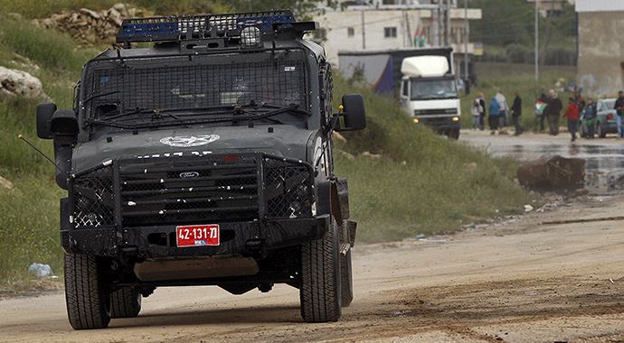 İşgalci İsrail güçleri 17 Filistinliyi gözaltına aldı İşgalci İsrail güçleri 17 Filistinliyi gözaltına aldı