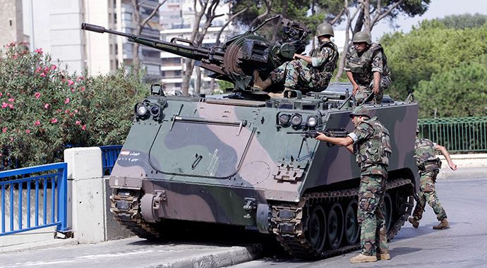Fransa, Lübnan'a sattığı ilk parti silahları teslim etti