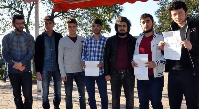 Gülen&#039;in kitaplarını okumayan öğrencileri mahkemeye verdiler