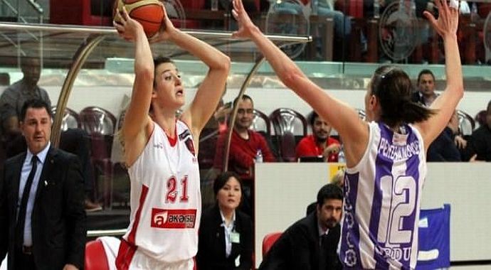 AGÜ Spor yarı finale yükseldi