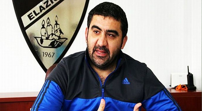 Ümit Özat'tan sonra 3 futbolcu daha ayrıldı Ümit Özat'tan sonra 3 futbolcu daha ayrıldı