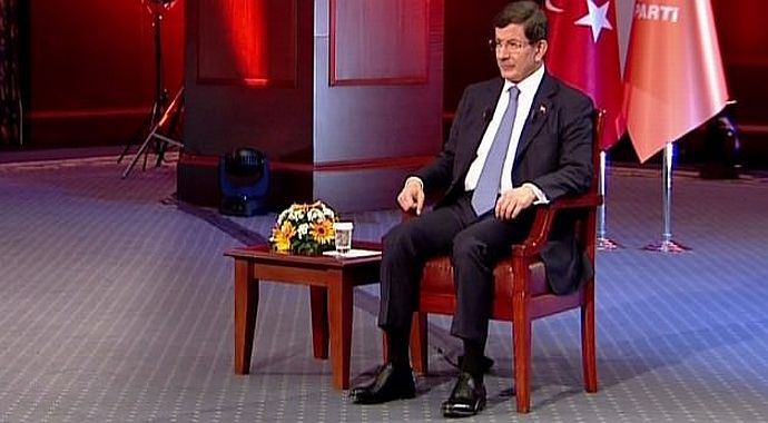 Başbakan Davutoğlu'ndan canlı yayında çarpıcı açıklamalar Başbakan Davutoğlu'ndan canlı yayında çarpıcı açıklamalar