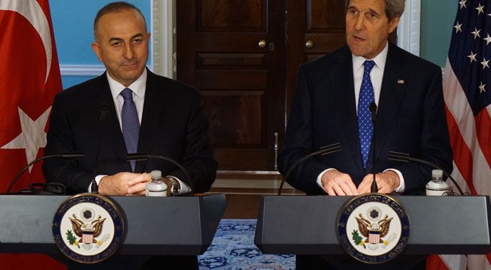 John Kerry Türkiye'ye övgü yağdırdı John Kerry Türkiye'ye övgü yağdırdı