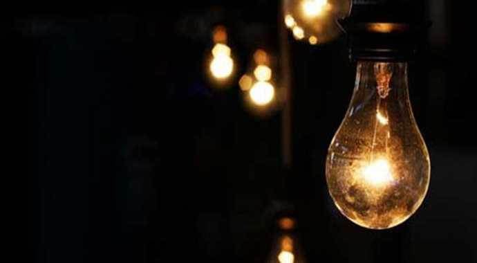 Karadeniz'de 6 şehirde elektrikler kesildi Karadeniz'de 6 şehirde elektrikler kesildi