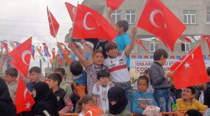 Suriyeli çocuklara 7 TIR oyuncak 
