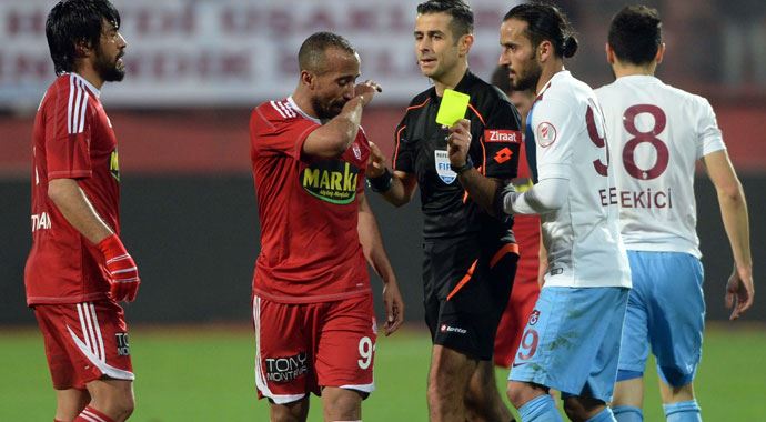 Süper Lig'de bu hafta görev alacak hakemler Süper Lig'de bu hafta görev alacak hakemler
