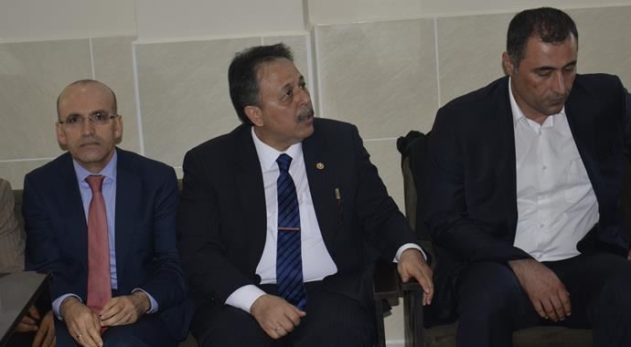 Maliye Bakanı Şimşek'ten taziye ziyareti Maliye Bakanı Şimşek'ten taziye ziyareti