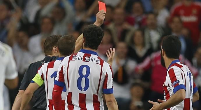 Arda Turan&#039;dan kırmızı kartın ardından ilk açıklama