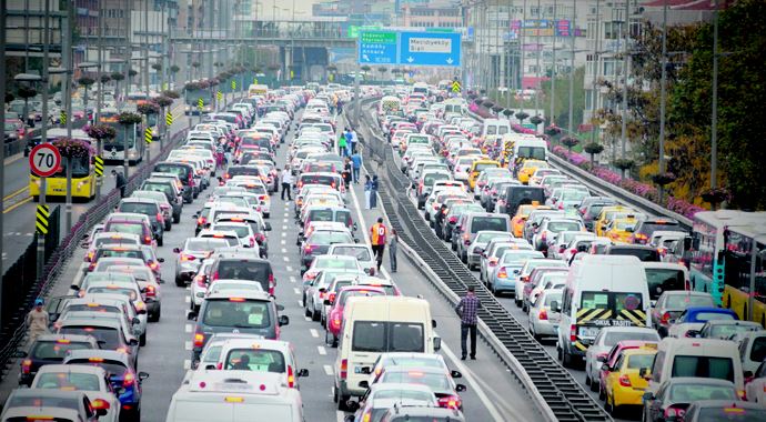 İstanbul'da yarın bu yollar trafiğe kapatılacak İstanbul'da yarın bu yollar trafiğe kapatılacak