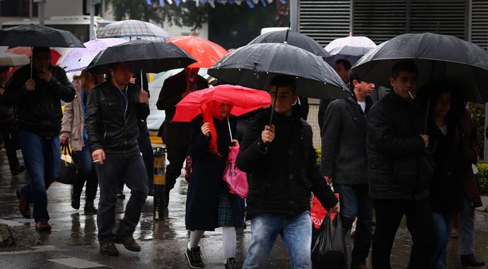 Meteoroloji uyardı! Bu illerde sağanak yağış var Meteoroloji uyardı! Bu illerde sağanak yağış var